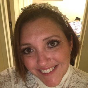 Meet your Posher, Deena